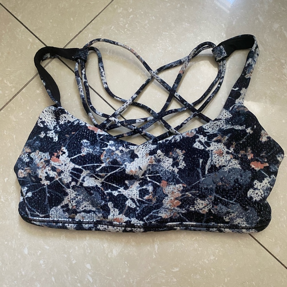 lululemon Free To Be Wild Bra, luxtreme, size 6, floral pattern, like new